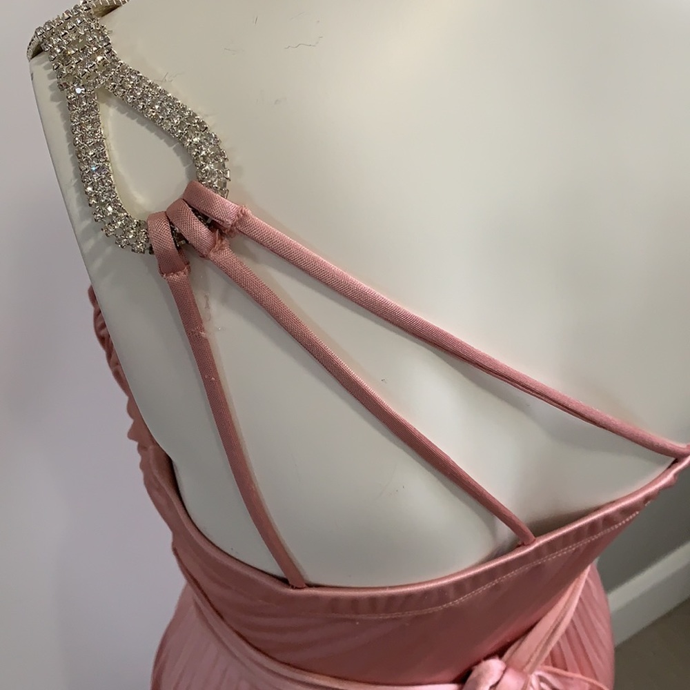Pink one shoulder dress - Picture 11 of 16